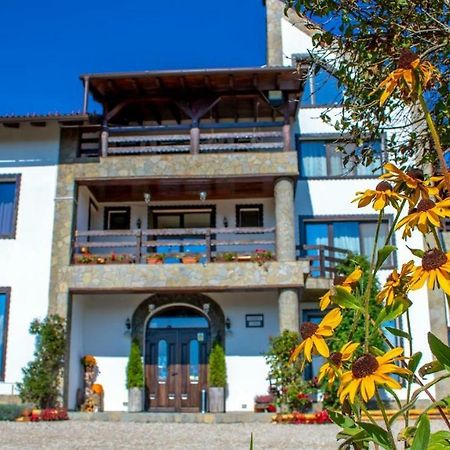Casa Bradet Guest House Intorsura Buzaului Luaran gambar