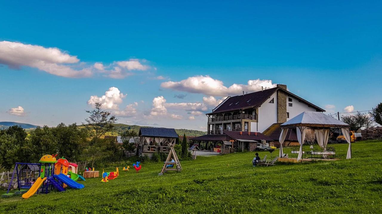 Casa Bradet Guest House Intorsura Buzaului Luaran gambar