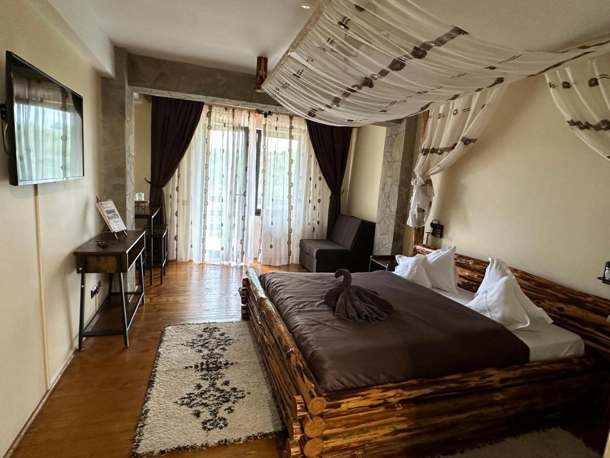 Casa Bradet Guest House Intorsura Buzaului Luaran gambar