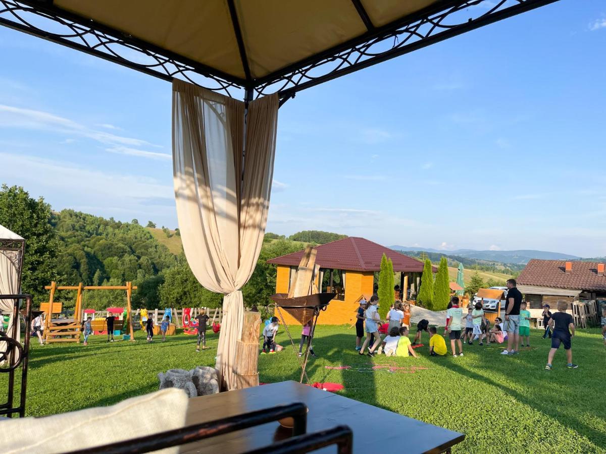 Casa Bradet Guest House Intorsura Buzaului Luaran gambar