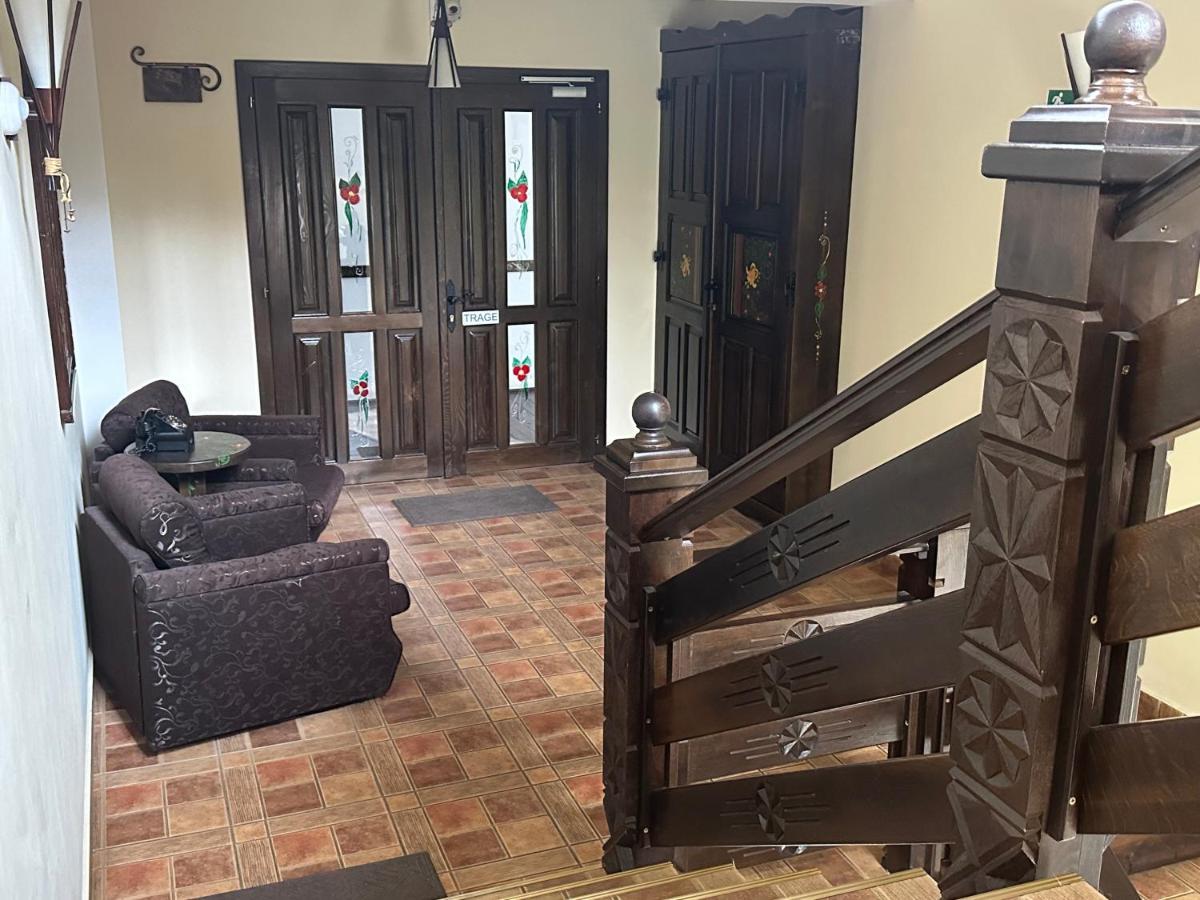 Casa Bradet Guest House Intorsura Buzaului Luaran gambar